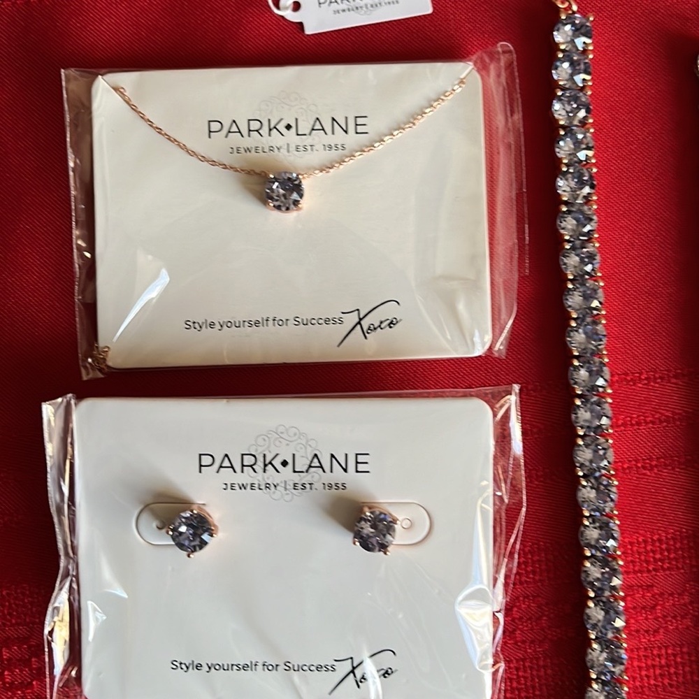 Parklane Impression Bracelet Earrings Pendant Set